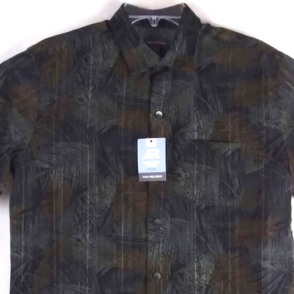 Van Heusen hawaiian short sleeve shirt men size Small 14-14.5 - Picture 3 of 4